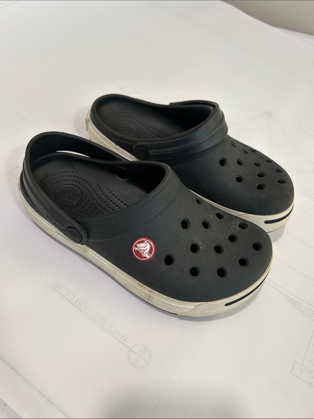 CROCS Kids Black Clog with White Trim - Picture 2 of 7